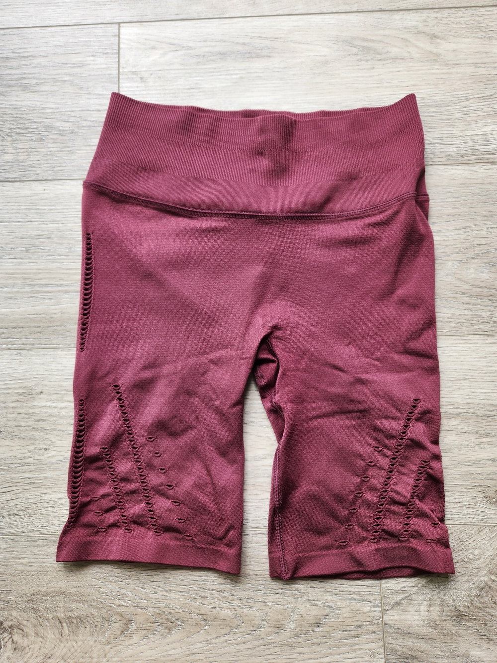 Victoria Sport Red Burgundy Cut Out Bike Shorts Womens Medium